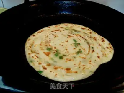 Make Crispy and chopped green onion cake step 23