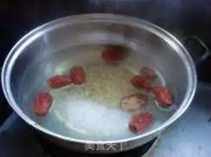 Make Red dates and chestnut porridge step 4