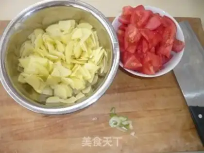 Make Tomatoes and potato chips step 0