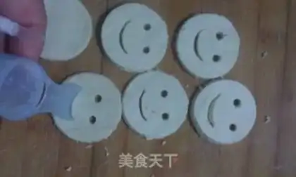 Make Smiley Toon Burger step 8