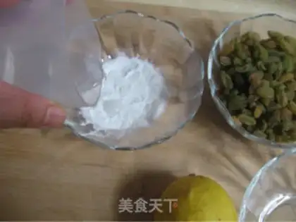 Make meringue grape pie step 1