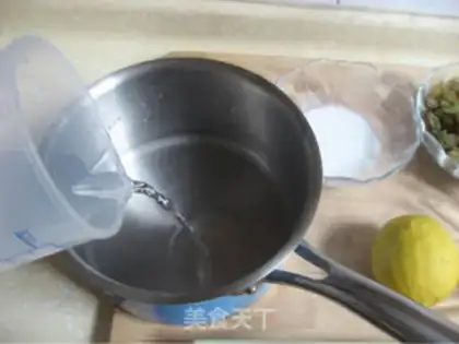 Make meringue grape pie step 2