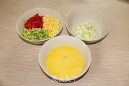 Make Japanese omelet rice step 1