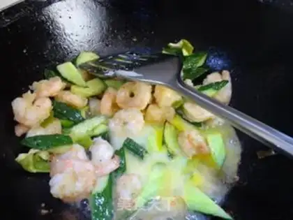 Make Jade Prawn Balls step 7