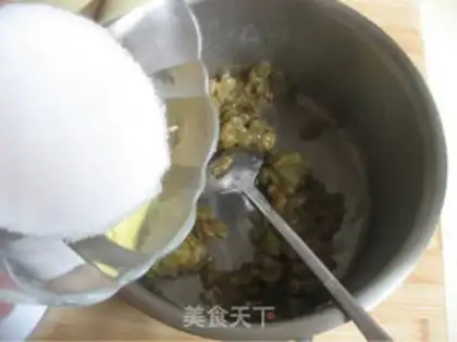 Make meringue grape pie step 8