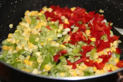 Make Japanese omelet rice step 3