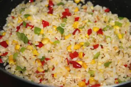 Make Japanese omelet rice step 5
