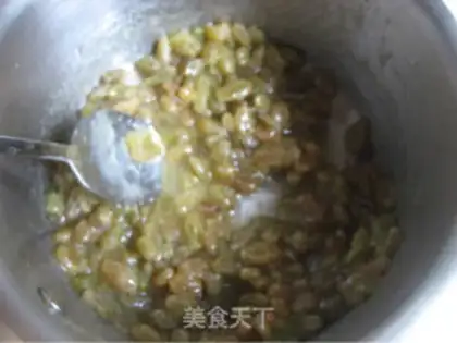 Make meringue grape pie step 11