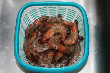 Make Grilled shrimp with black pepper step 1