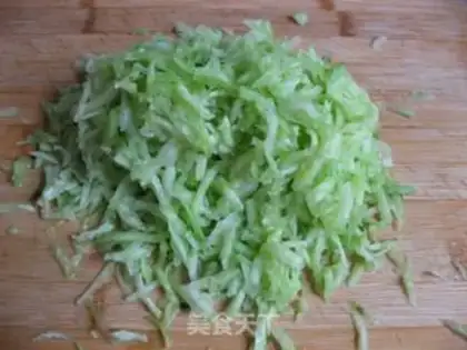 Make Cucumber and egg vegetarian dumplings step 2