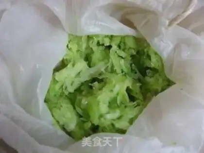 Make Cucumber and egg vegetarian dumplings step 3