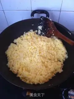 Make egg fried rice step 4