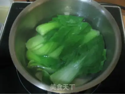 Make Fried rice with three delicacies step 1