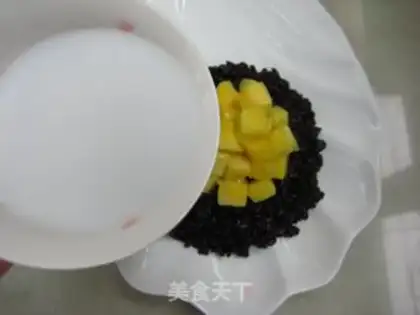 Make Mango purple rice in coconut juice step 5