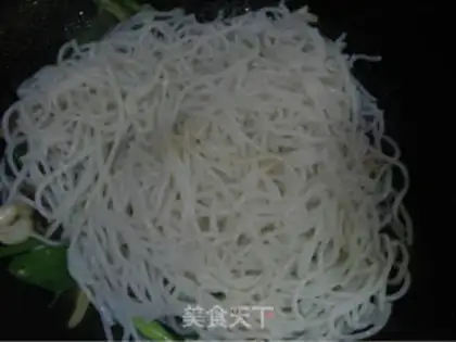 Make Fried rice with three delicacies step 5