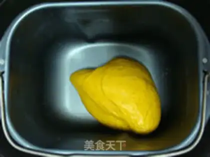 Make wolfberry toast step 5