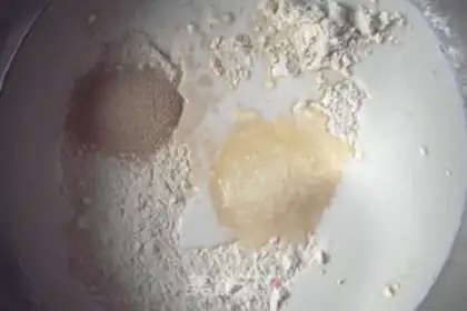 Make milk-scented steamed buns step 0