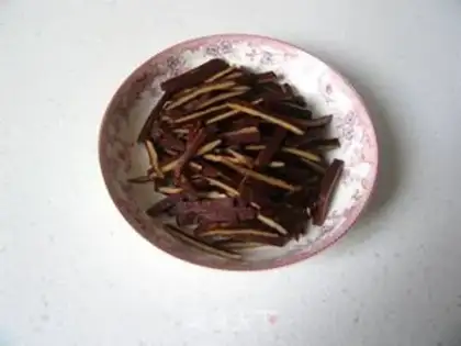 Make Hui tea dried green pepper shredded pork step 3