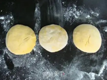 Make wolfberry toast step 7