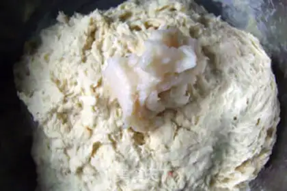 Make milk-scented steamed buns step 4