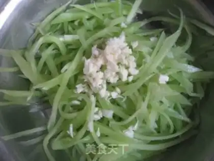 Make Fried shredded bamboo shoots step 4