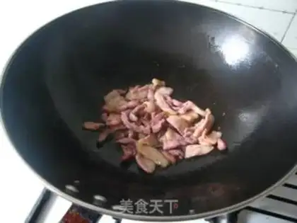 Make Hui tea dried green pepper shredded pork step 7