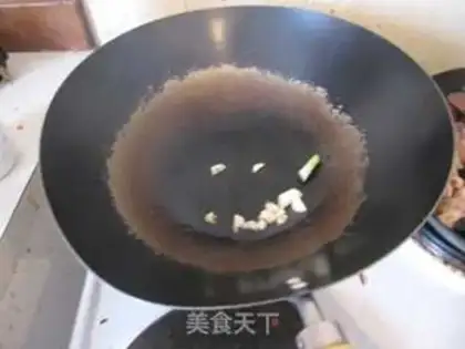 Make Braised chicken with tea tree mushroom step 5