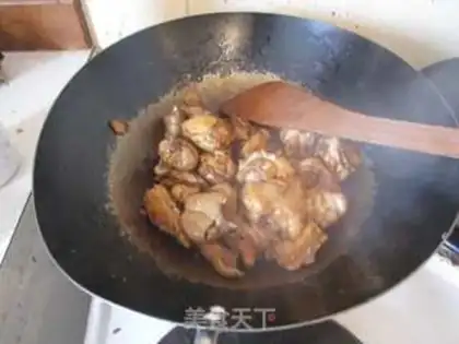 Make Braised chicken with tea tree mushroom step 7