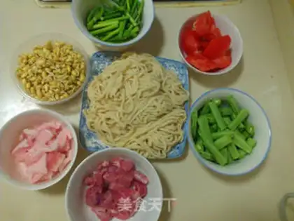 Make Doujiao braised noodles step 0