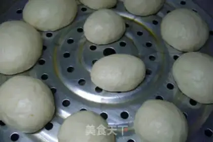 Make milk-scented steamed buns step 11