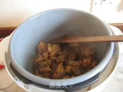 Make Braised chicken with tea tree mushroom step 8