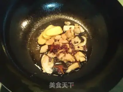 Make Doujiao braised noodles step 2