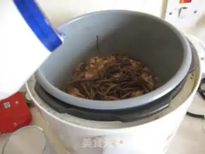 Make Braised chicken with tea tree mushroom step 10