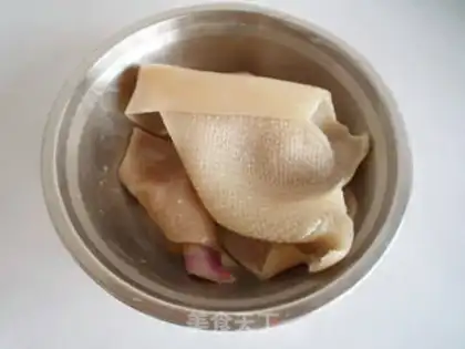 Make Red yeast paste meat roll step 0