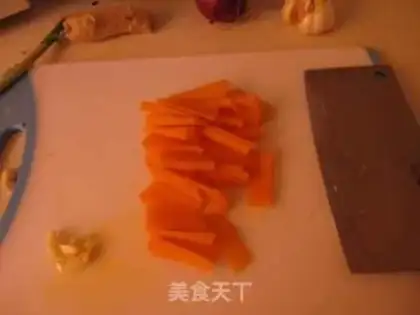 Make stir-fried bacon with fresh vegetables step 1