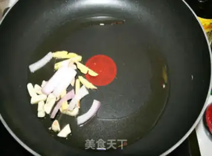 Make Curried beef with coconut milk step 3