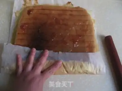 Make Vanilla jam cake roll step 4