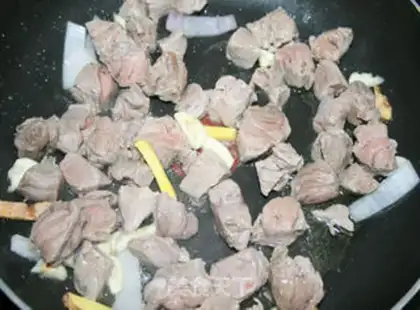 Make Curried beef with coconut milk step 4