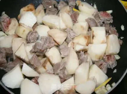 Make Curried beef with coconut milk step 5