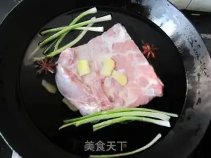 Make braised pork with dried plum vegetables step 2