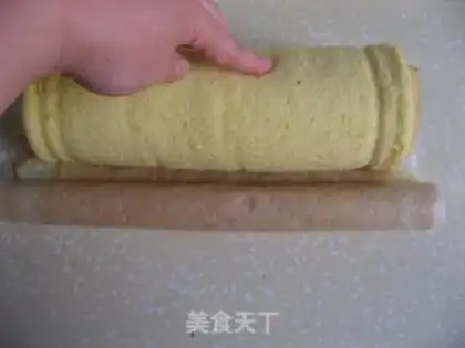 Make Vanilla jam cake roll step 6
