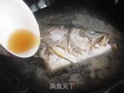 Make Spring bamboo shoots, tofu and perch head soup step 3