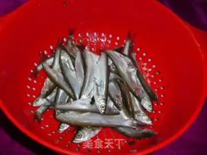 Make fried small fish step 0