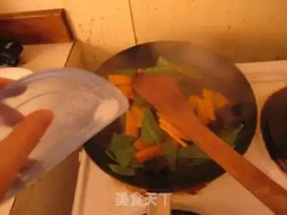 Make straw cake step 2