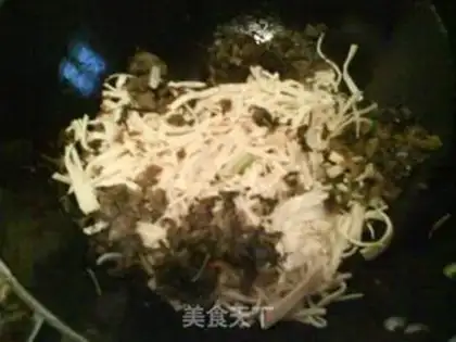 Make stir-fried three shredded silk step 4