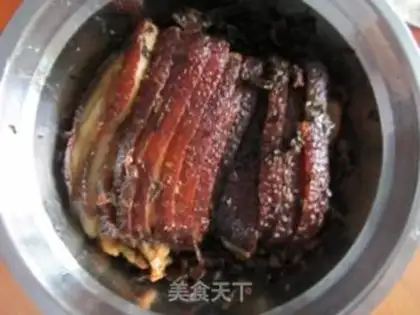 Make braised pork with dried plum vegetables step 12