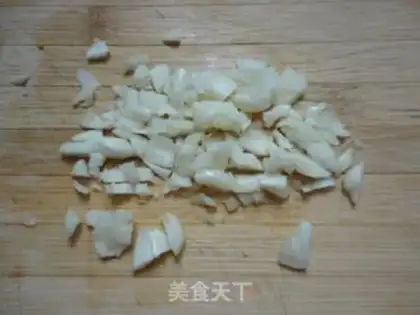 Make Cold noodles with Chinese toon and sesame sauce step 3