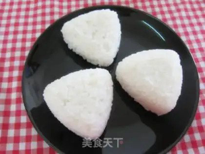 Make Golden Triangle Rice Ball step 7
