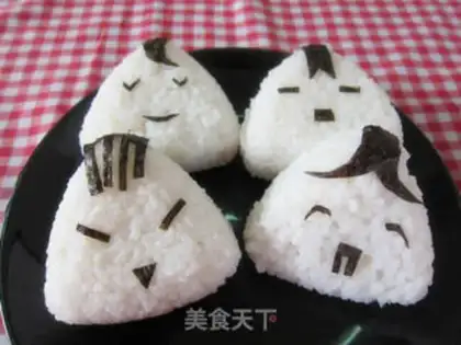 Make Golden Triangle Rice Ball step 8