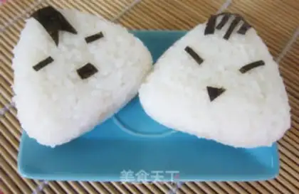 Make Golden Triangle Rice Ball step 10